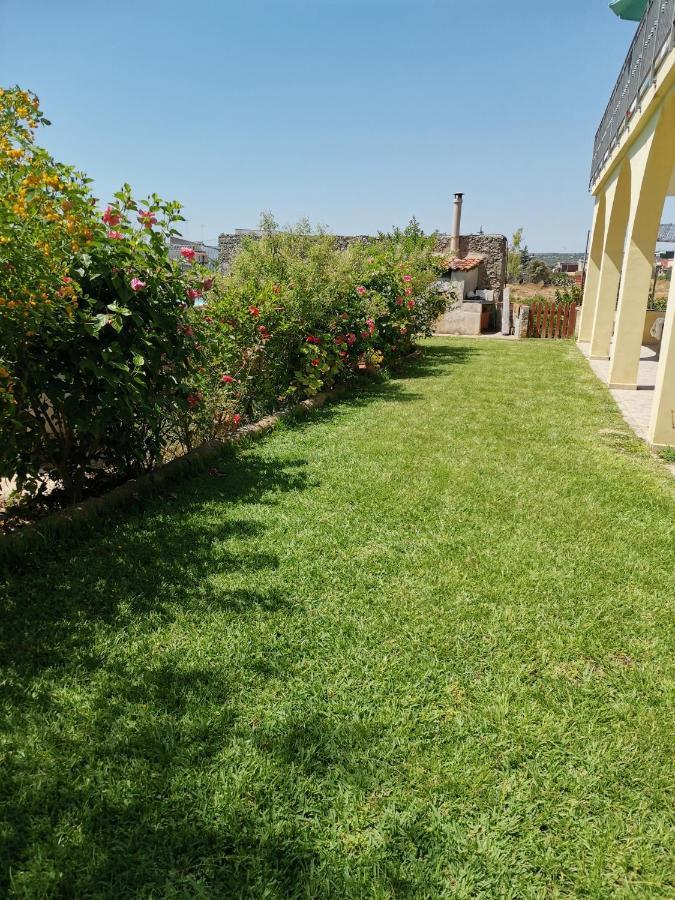 Villa Sole - Finaiti - Appartamento Per Turisti Floridia Bagian luar foto