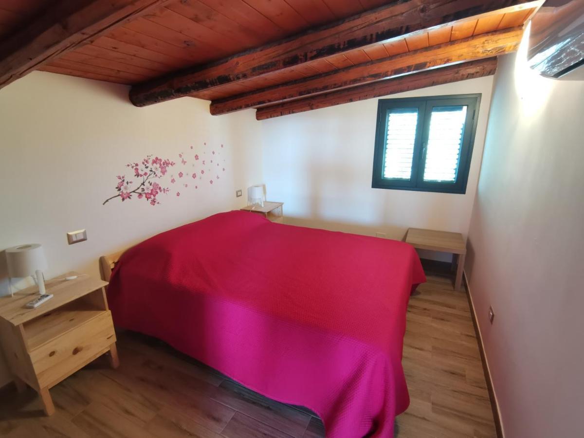 Villa Sole - Finaiti - Appartamento Per Turisti Floridia Bagian luar foto