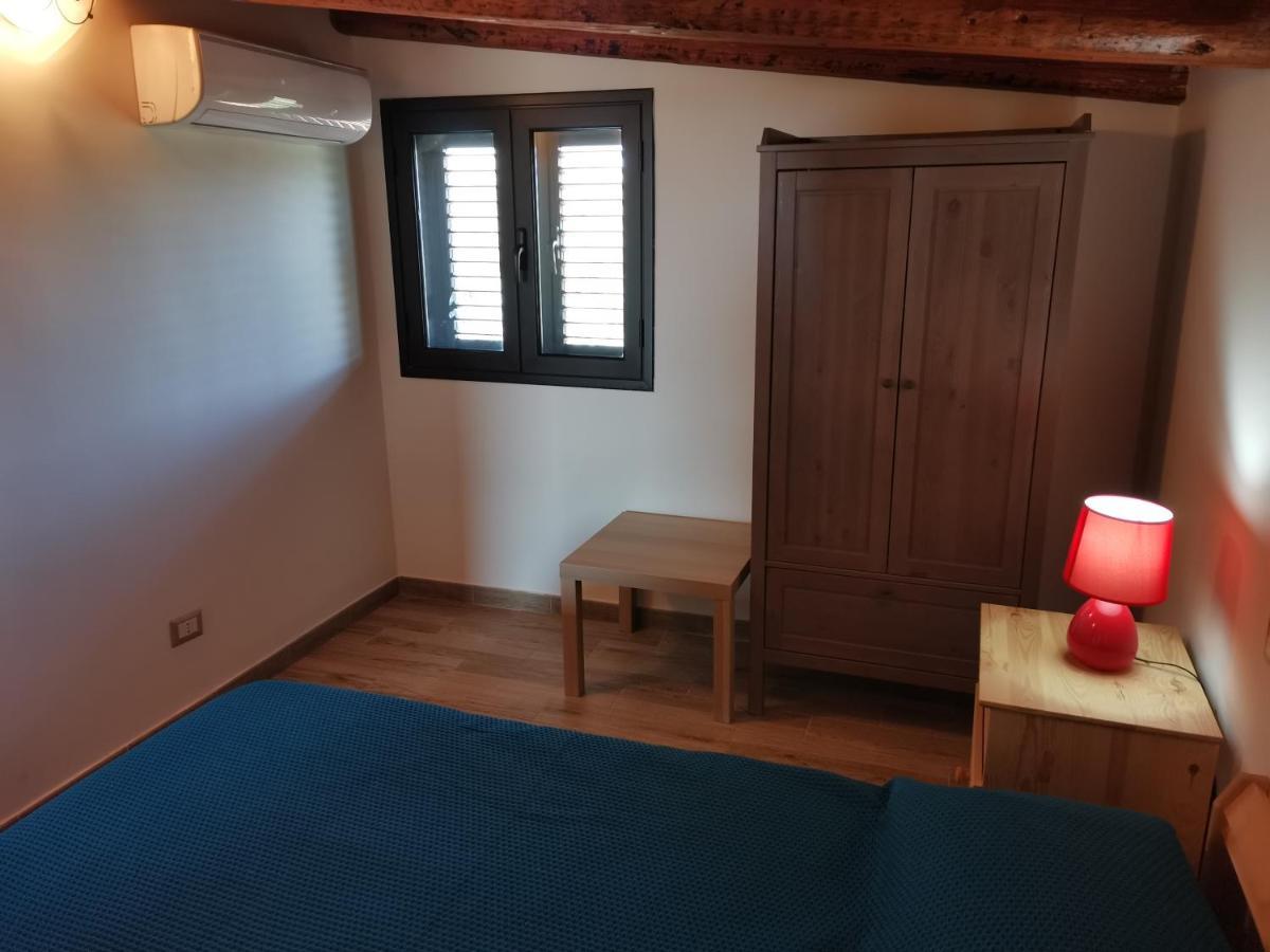 Villa Sole - Finaiti - Appartamento Per Turisti Floridia Bagian luar foto