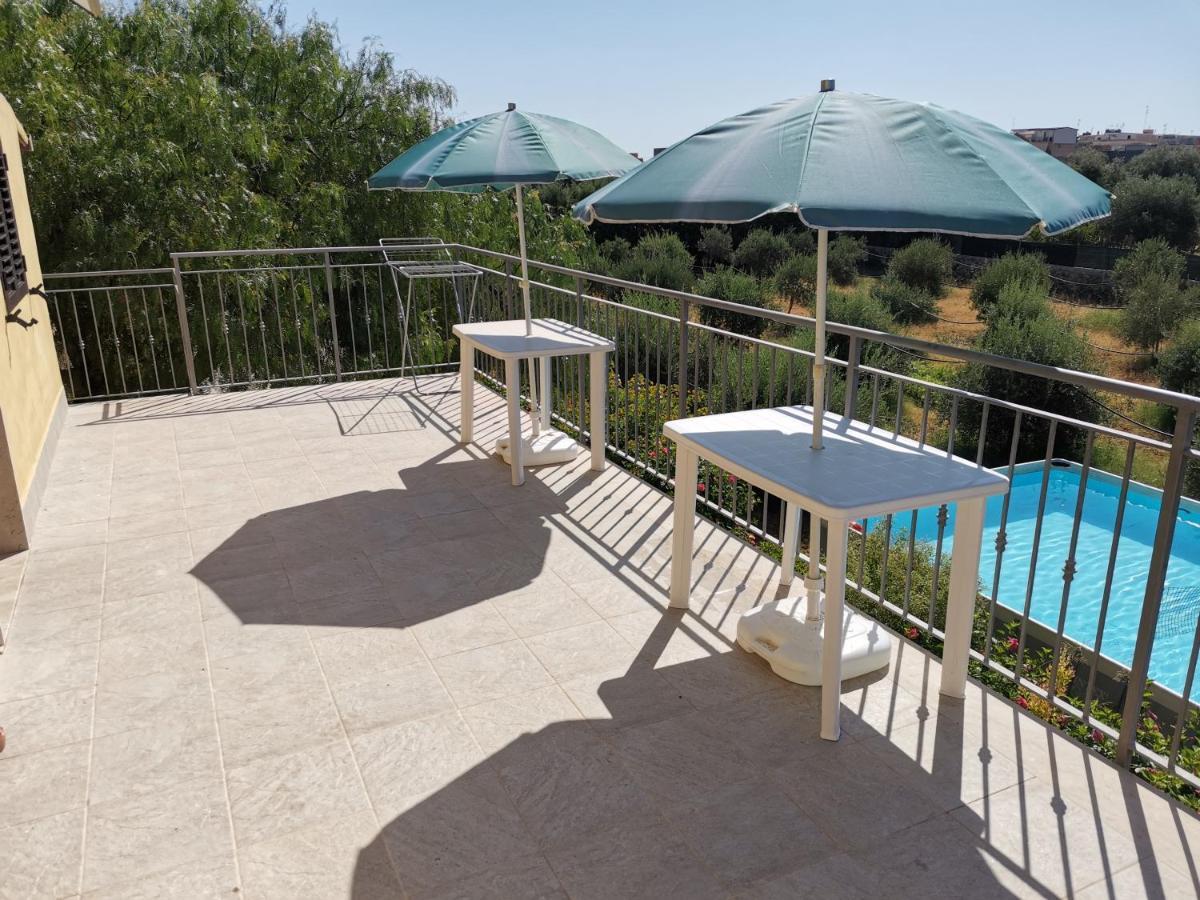 Villa Sole - Finaiti - Appartamento Per Turisti Floridia Bagian luar foto