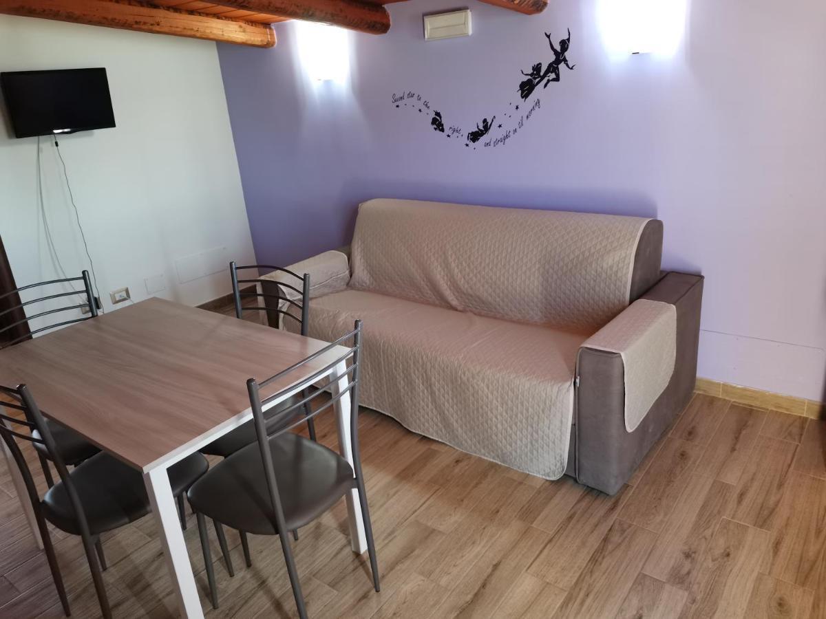 Villa Sole - Finaiti - Appartamento Per Turisti Floridia Bagian luar foto