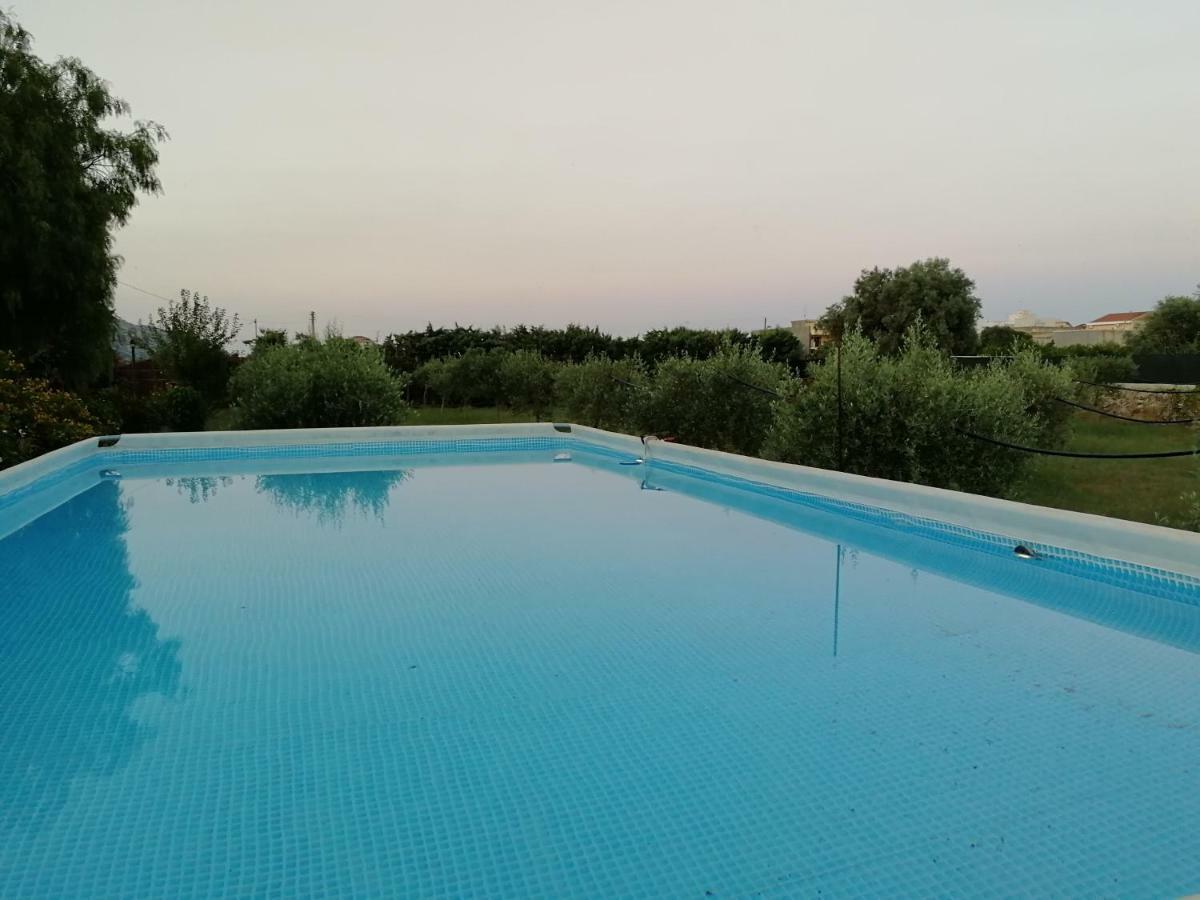 Villa Sole - Finaiti - Appartamento Per Turisti Floridia Bagian luar foto