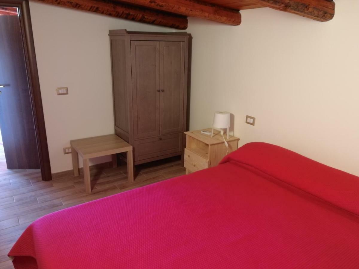 Villa Sole - Finaiti - Appartamento Per Turisti Floridia Bagian luar foto